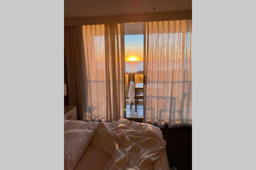 Ocean Bliss - Top Floor Beachfront Studio With Amazing Views ! 马库拉 外观 照片