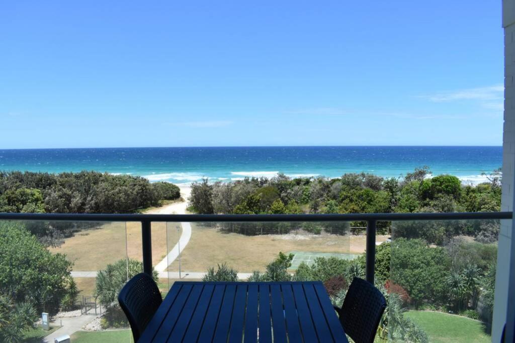 Ocean Bliss - Top Floor Beachfront Studio With Amazing Views ! 马库拉 外观 照片